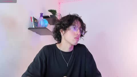 Manuel online show from October 1, 2025, 8:15 pm