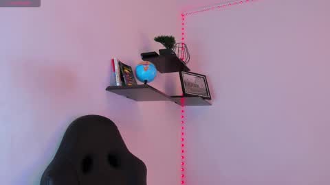 Manuel online show from October 3, 2025, 8:17 pm