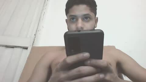 Snapshot of manuel444rl chatting on February 2, 2025, 4:54 pm Manuel RL online show from February 2, 2025, 4:54 pm