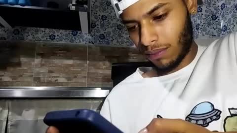 Snapshot of manuel444rl chatting on February 6, 2025, 11:10 am Manuel RL online show from February 6, 2025, 11:10 am