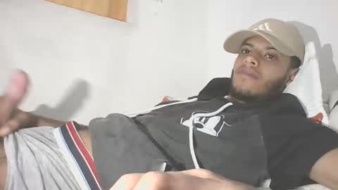 Snapshot of manuel444rl chatting on February 7, 2025, 11:34 am Manuel RL online show from February 7, 2025, 11:34 am