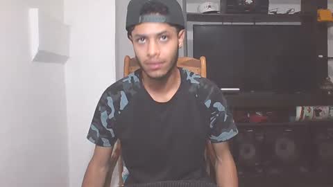 Snapshot of manuel444rl chatting on March 1, 2025, 6:43 pm Manuel RL online show from March 1, 2025, 6:43 pm