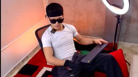 Manuel online show from March 16, 2026, 10:03 pm