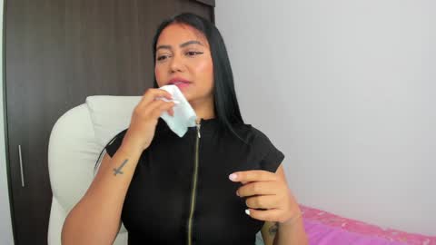 Snapshot of manuela_anderson chatting on January 5, 2025, 7:49 pm MANUELA online show from January 5, 2025, 7:49 pm