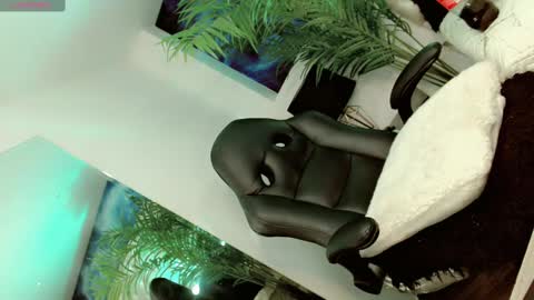 Snapshot of manuela_kingsley chatting on March 9, 2025, 11:36 am Manuela Kingsley online show from March 9, 2025, 11:36 am