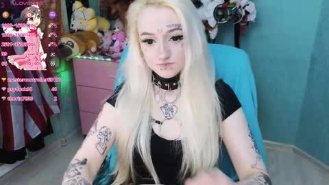 Manuela online show from February 25, 2025, 6:20 pm