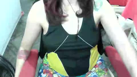 Snapshot of manuescarlate13 chatting on March 6, 2026, 5:04 am Manu Escarlate online show from March 6, 2026, 5:04 am