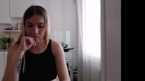 Snapshot of manyamania chatting on December 3, 2025, 8:23 am Prosto Maria online show from December 3, 2025, 8:23 am