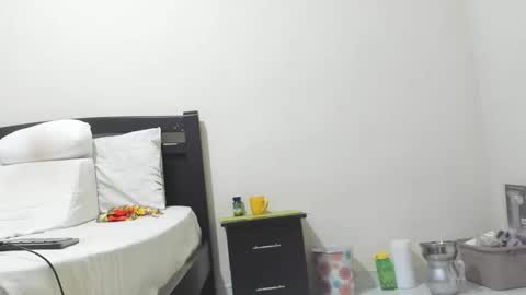 Mara online show from November 14, 2025, 1:54 pm