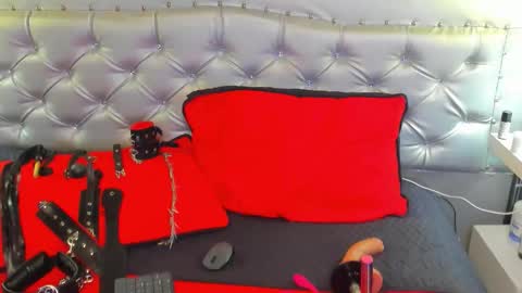 Mara  online show from November 8, 2025, 2:56 am