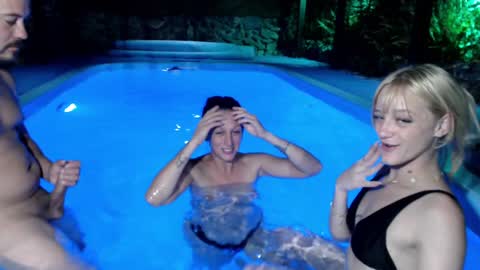 Snapshot of mara_david chatting on December 18, 2024, 12:21 am coshitaxxx online show from December 18, 2024, 12:21 am