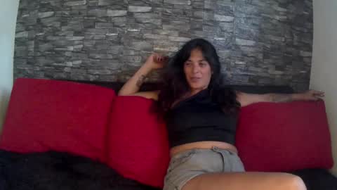 coshitaxxx online show from April 14, 2026, 4:13 pm