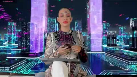 Snapshot of mara_lore chatting on October 18, 2025, 9:48 pm Mara online show from October 18, 2025, 9:48 pm