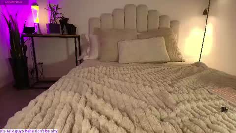 Mara Santoro online show from June 27, 2026, 12:59 am