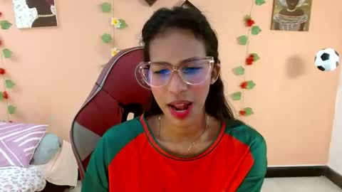 Snapshot of mara_summer chatting on July 2, 2026, 1:06 pm Mara 3 online show from July 2, 2026, 1:06 pm