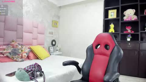 Snapshot of mara_summerr chatting on June 11, 2026, 12:32 am mara_summerr online show from June 11, 2026, 12:32 am