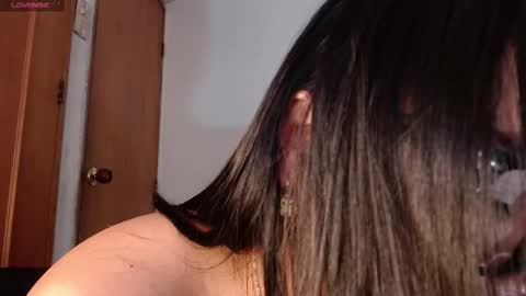 maraa_lee online show from March 7, 2025, 8:33 pm