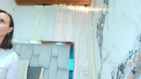 maraa_x online show from April 27, 2026, 12:14 pm