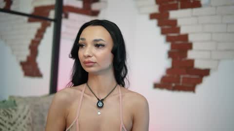 Snapshot of maraciel chatting on May 7, 2026, 8:58 pm Mara online show from May 7, 2026, 8:58 pm