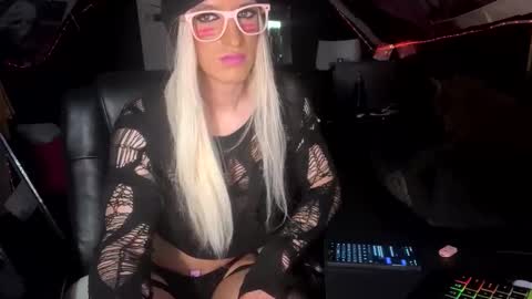 Snapshot of marajadexd chatting on October 12, 2025, 8:35 am mara jade online show from October 12, 2025, 8:35 am