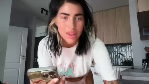 Marakuia online show from November 15, 2025, 8:00 am