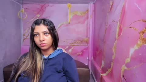 Snapshot of maraluna_ chatting on May 29, 2026, 11:52 am Maraluna online show from May 29, 2026, 11:52 am