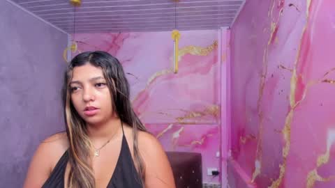 Snapshot of maraluna_ chatting on June 4, 2026, 12:00 pm Maraluna online show from June 4, 2026, 12:00 pm
