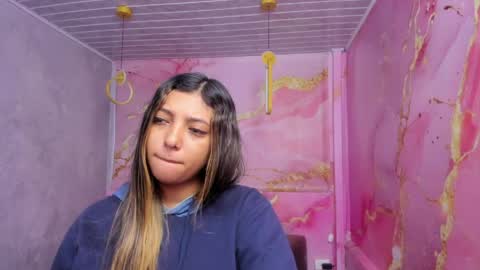 Snapshot of maraluna_ chatting on June 5, 2026, 12:00 pm Maraluna online show from June 5, 2026, 12:00 pm