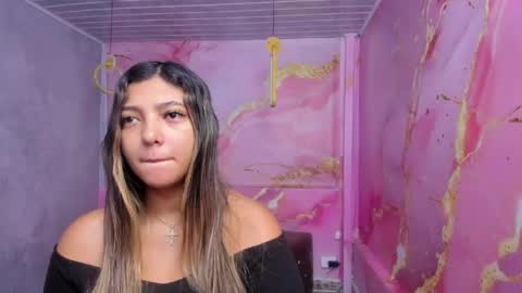 Snapshot of maraluna_ chatting on June 7, 2026, 12:09 pm Maraluna online show from June 7, 2026, 12:09 pm