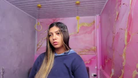 Snapshot of maraluna_ chatting on June 8, 2026, 11:54 am Maraluna online show from June 8, 2026, 11:54 am