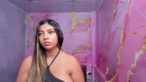 Snapshot of maraluna_ chatting on June 9, 2026, 11:22 am Maraluna online show from June 9, 2026, 11:22 am