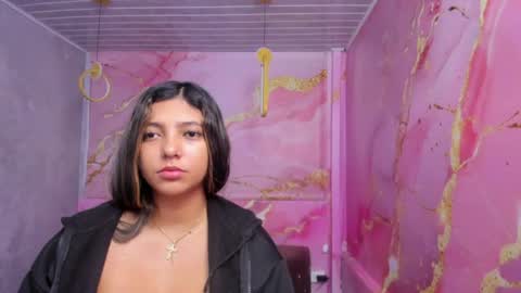 Snapshot of maraluna_ chatting on June 10, 2026, 11:20 am Maraluna online show from June 10, 2026, 11:20 am