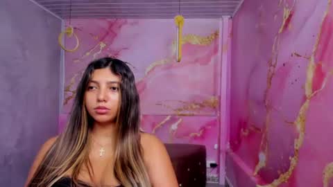 Snapshot of maraluna_ chatting on June 15, 2026, 1:35 pm Maraluna online show from June 15, 2026, 1:35 pm