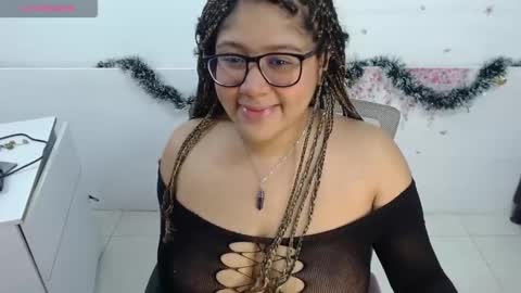 Snapshot of marasilk chatting on December 19, 2025, 2:24 pm Mara Silk online show from December 19, 2025, 2:24 pm