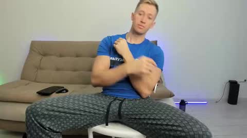 alex marvelxx online show from October 28, 2025, 8:40 am