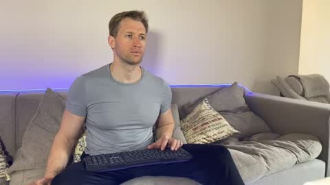 alex marvelxx online show from April 29, 2026, 8:18 am