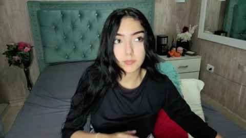 Snapshot of marcelaa_fox chatting on June 25, 2026, 8:35 pm Marcela online show from June 25, 2026, 8:35 pm