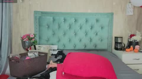 Snapshot of marcelaa_fox chatting on August 8, 2026, 9:17 pm Marcela online show from August 8, 2026, 9:17 pm