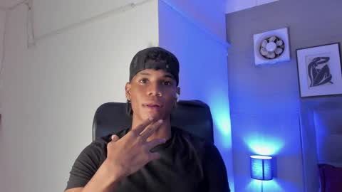 Snapshot of marcelo_dosantos77 chatting on February 3, 2025, 9:52 am MARCELO online show from February 3, 2025, 9:52 am