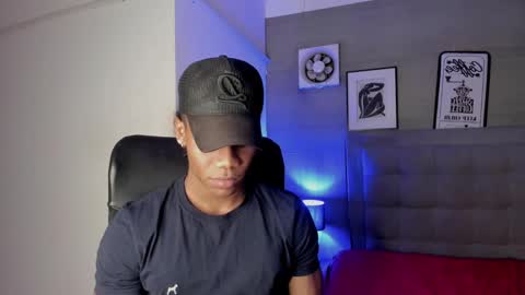 Snapshot of marcelo_dosantos77 chatting on February 12, 2025, 3:40 am MARCELO online show from February 12, 2025, 3:40 am