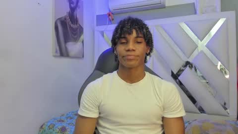 Snapshot of marcelo_dosantos77 chatting on February 23, 2025, 11:04 pm MARCELO online show from February 23, 2025, 11:04 pm