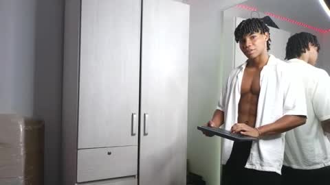 Snapshot of marcelo_dosantos77 chatting on September 18, 2025, 3:03 pm MARCELO online show from September 18, 2025, 3:03 pm