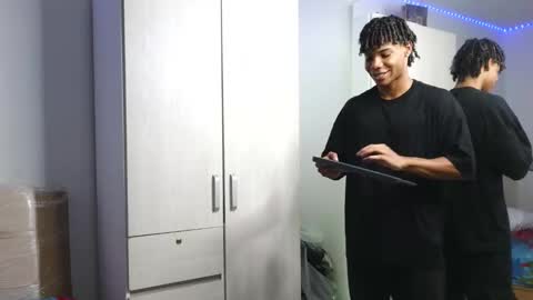 Snapshot of marcelo_dosantos77 chatting on September 26, 2025, 12:42 pm MARCELO online show from September 26, 2025, 12:42 pm