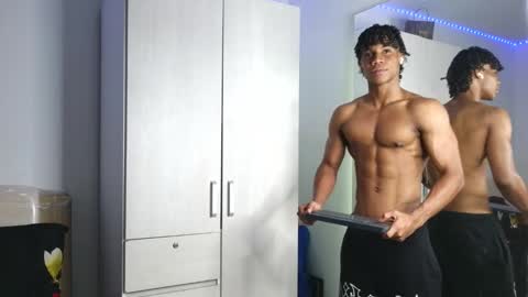 Snapshot of marcelo_dosantos77 chatting on September 30, 2025, 1:43 am MARCELO online show from September 30, 2025, 1:43 am