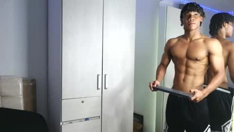 Snapshot of marcelo_dosantos77 chatting on October 8, 2025, 5:21 pm MARCELO online show from October 8, 2025, 5:21 pm