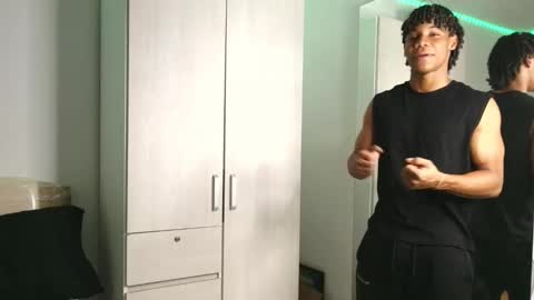 Snapshot of marcelo_dosantos77 chatting on October 9, 2025, 4:05 pm MARCELO online show from October 9, 2025, 4:05 pm