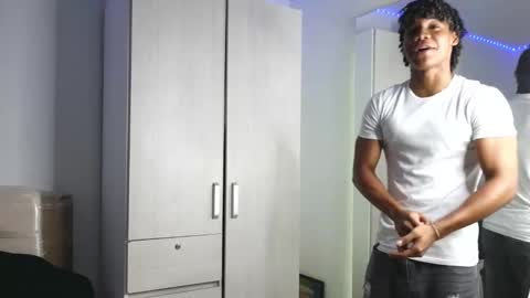 Snapshot of marcelo_dosantos77 chatting on October 10, 2025, 3:22 pm MARCELO online show from October 10, 2025, 3:22 pm