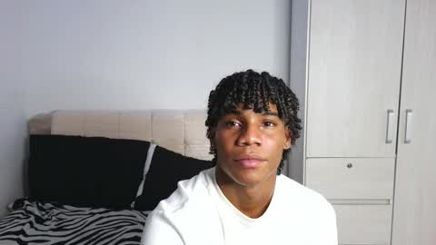 Snapshot of marcelo_dosantos77 chatting on October 17, 2025, 4:53 pm MARCELO online show from October 17, 2025, 4:53 pm