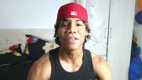 Snapshot of marcelo_dosantos77 chatting on November 16, 2025, 4:01 pm MARCELO online show from November 16, 2025, 4:01 pm