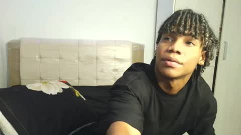 Snapshot of marcelo_dosantos77 chatting on November 20, 2025, 1:22 pm MARCELO online show from November 20, 2025, 1:22 pm